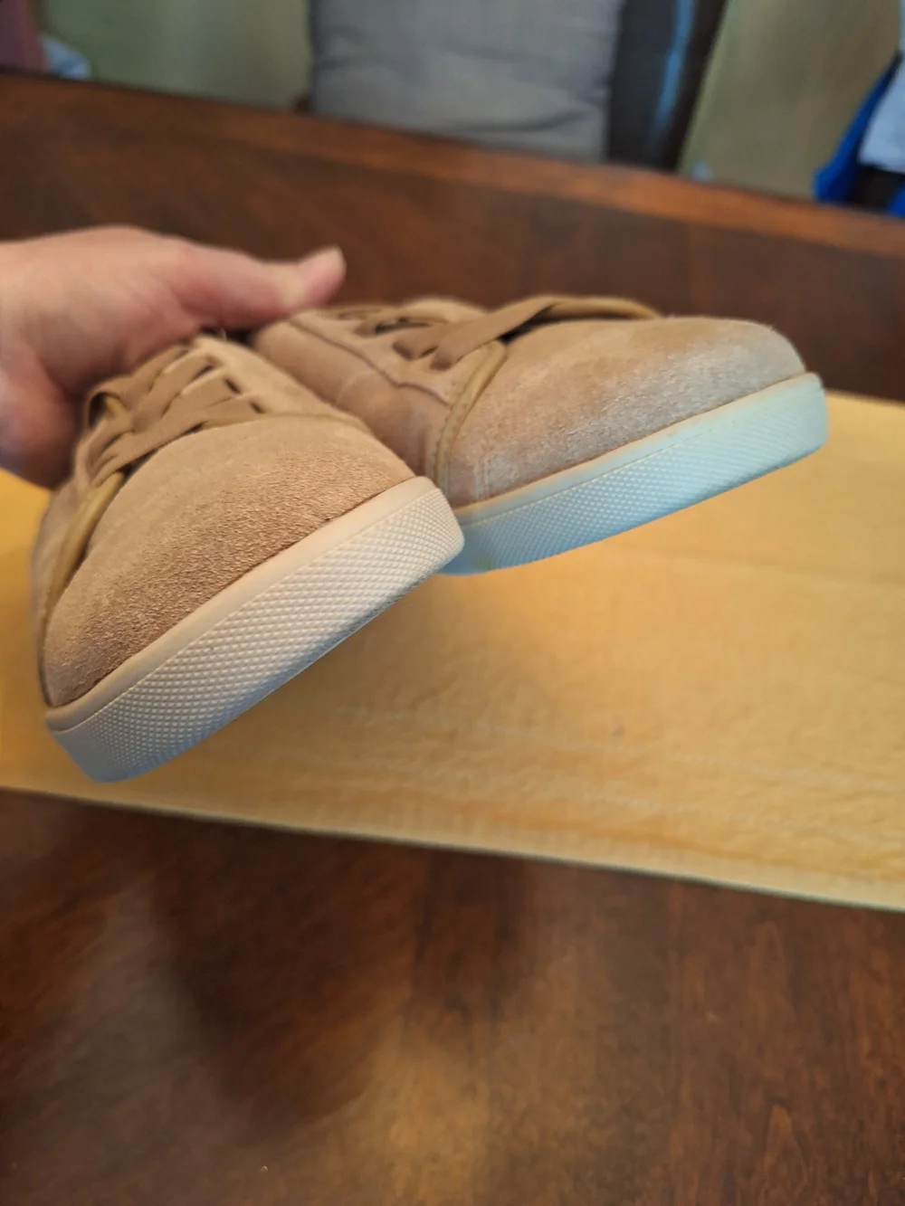 Wide Width Vionic Sandy Suede Lace-Up Sneakers 9.5 Wide